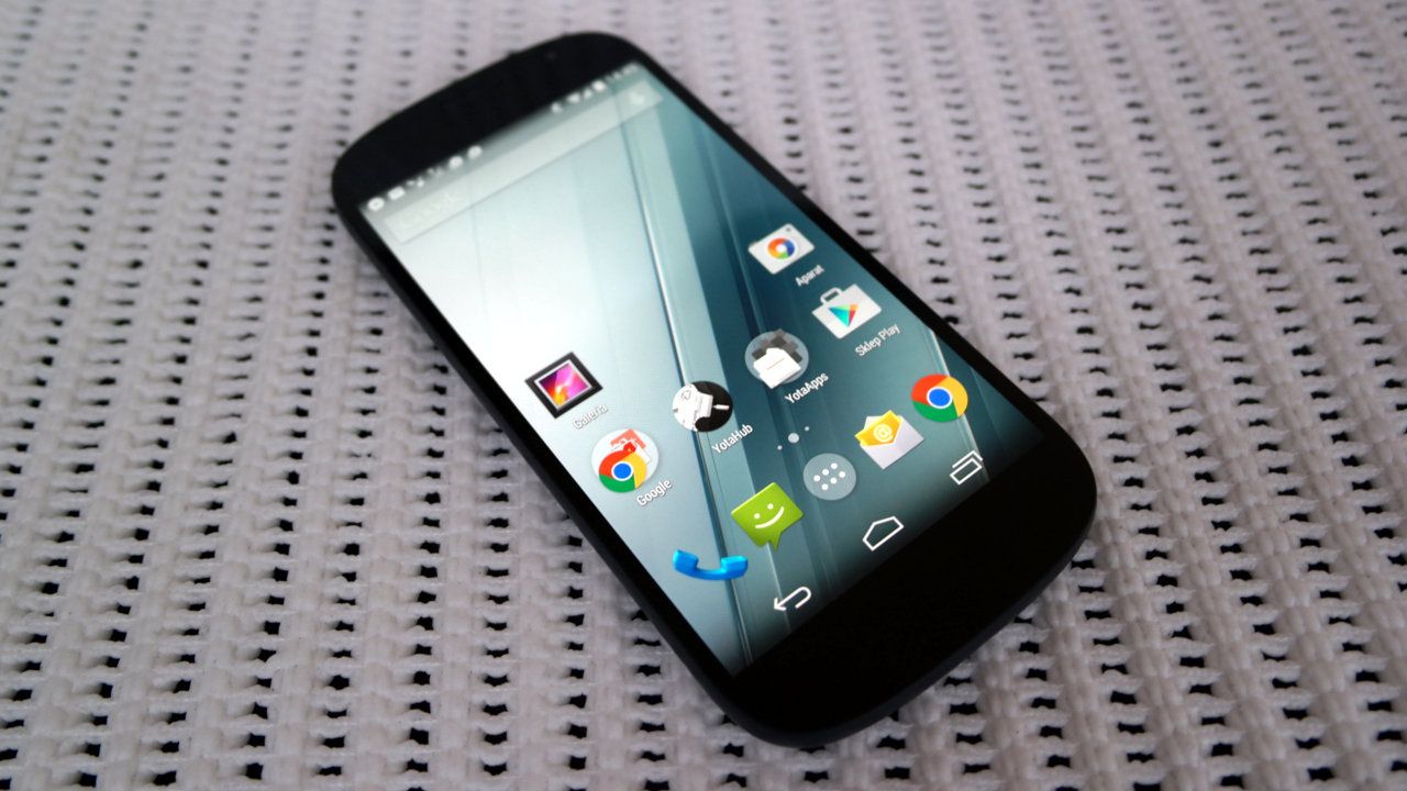 YotaPhone 2 - telefon o dwóch twarzach. Test i recenzja smartfona z ekranem E Ink 35