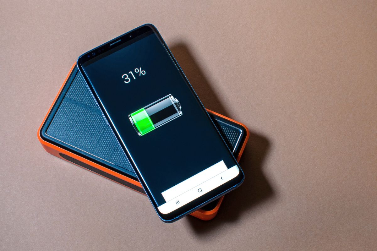 Unplugged future: Phones powered for 50 years by atomic battery