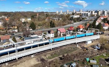 Wykoleiła się cysterna z amoniakiem. Transporty kolejowe z Polic wstrzymane