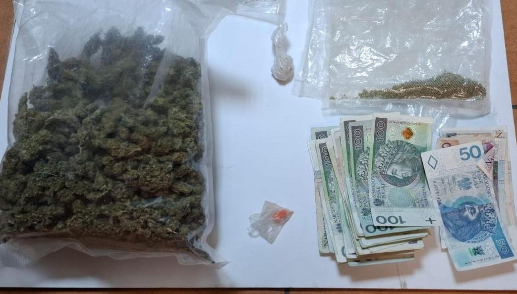 Lubasz: Nalot policji w domu. Narkotyki i setki papierosów