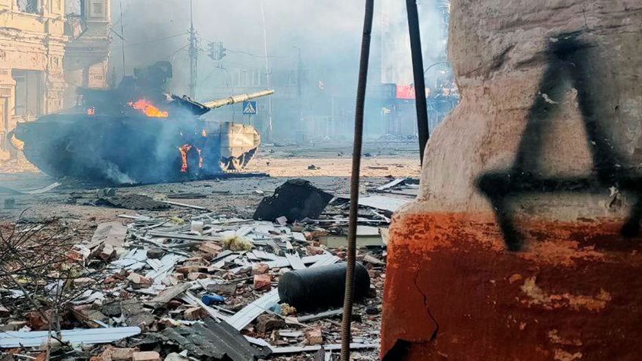 Rosjanie nadal atakują teren zakładu Azowstal w Mariupolu