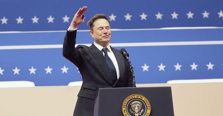 Co zrobił Musk? Komentarze po jego zachowaniu