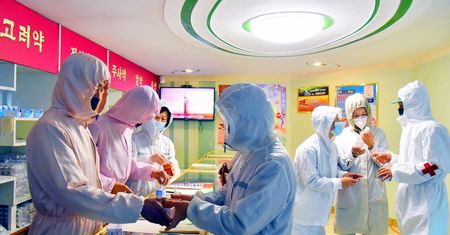 Herbata z imbiru i płukanki z soli na "gorączkę". Tak Korea Północna walczy z COVID-19