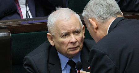 "Przeproś albo płać". Taki bat szykują na posłów