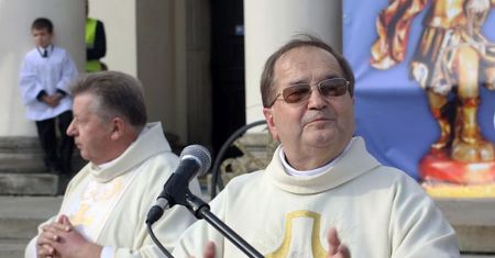 Rydzyk sprzedaje wejściówki na mszę! Po 80 ZŁOTYCH...