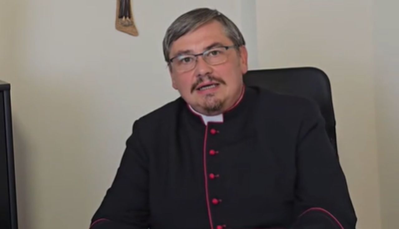 Polski ksiądz pojechał z żoną na wojnę. "Przejechaliśmy całą Ukrainę"
