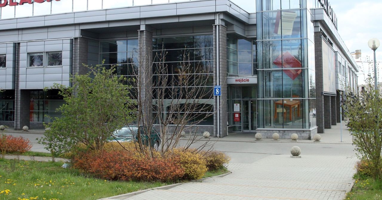 Black Red White planuje zwolnienia grupowe. 800 osób może stracić pracę