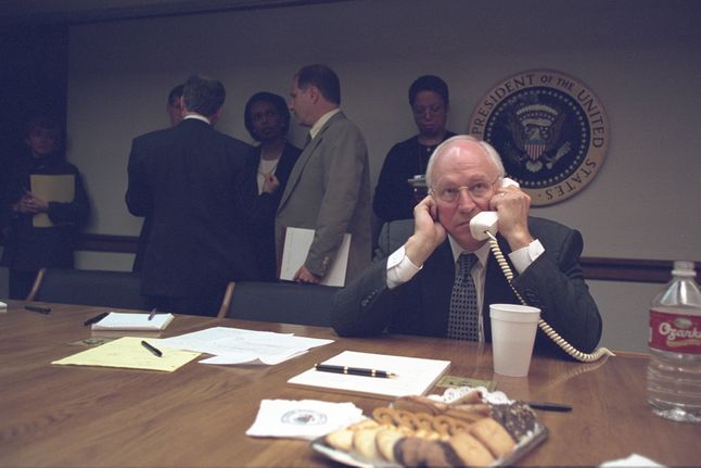 Wiceprezydent Dick Cheney  w PEOC (President's Emergency Operations Center)