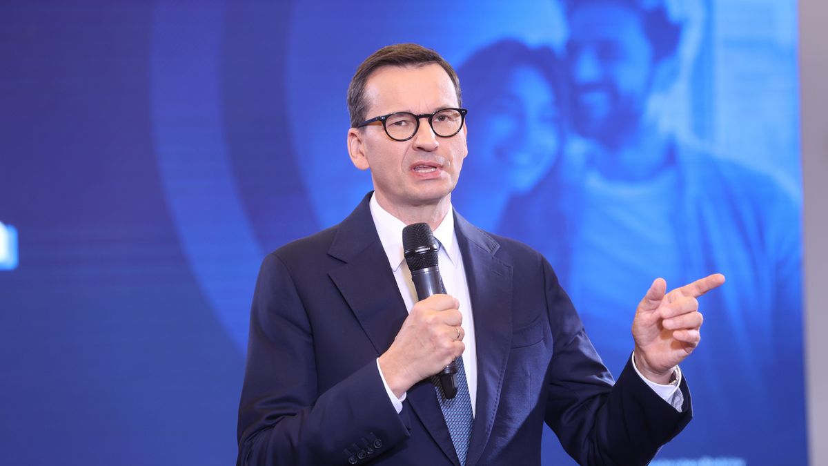 Warszawa, 14.09.2023. Prezes Rady Ministrów Mateusz Morawiecki przemawia na konferencji prasowej "Rząd blisko ludzi", 14 bm. w Ministerstwie Rodziny i Polityki Społecznej w Warszawie. (aldg) PAP/Rafał Guz