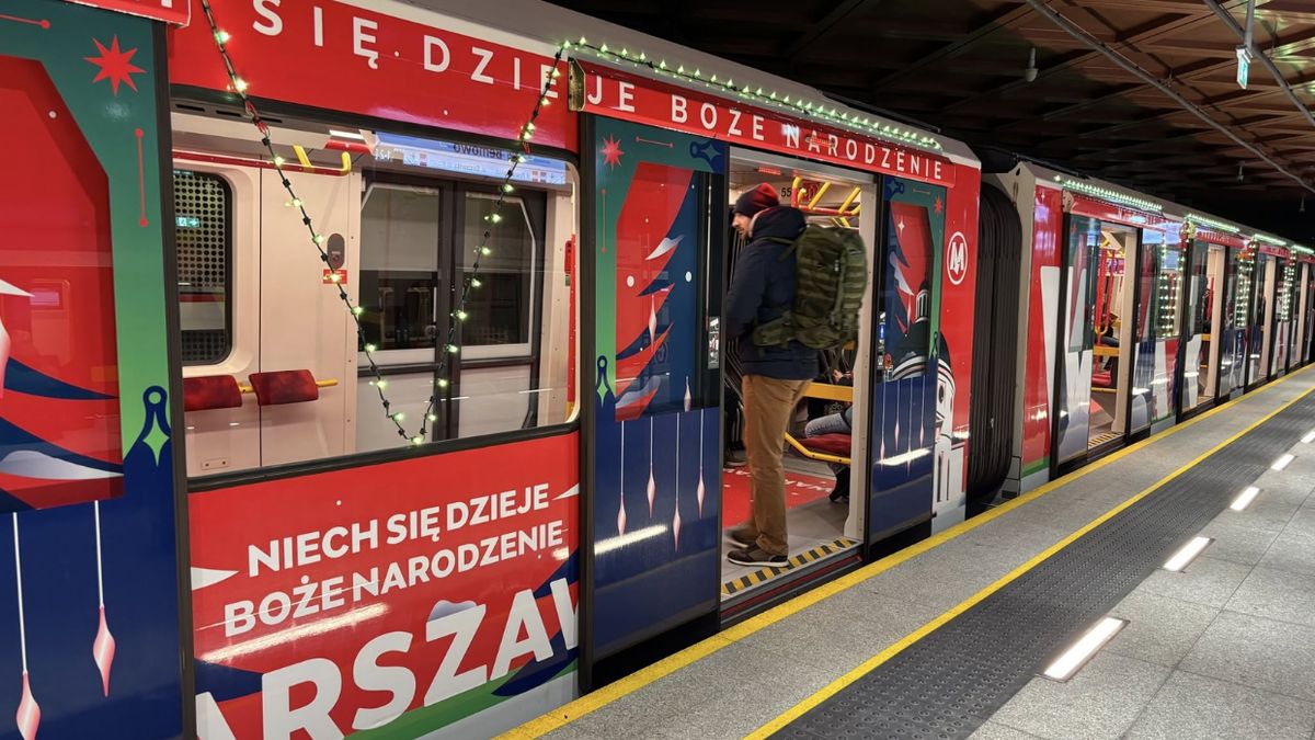 Świąteczny pociąg metra już uszkodzony
