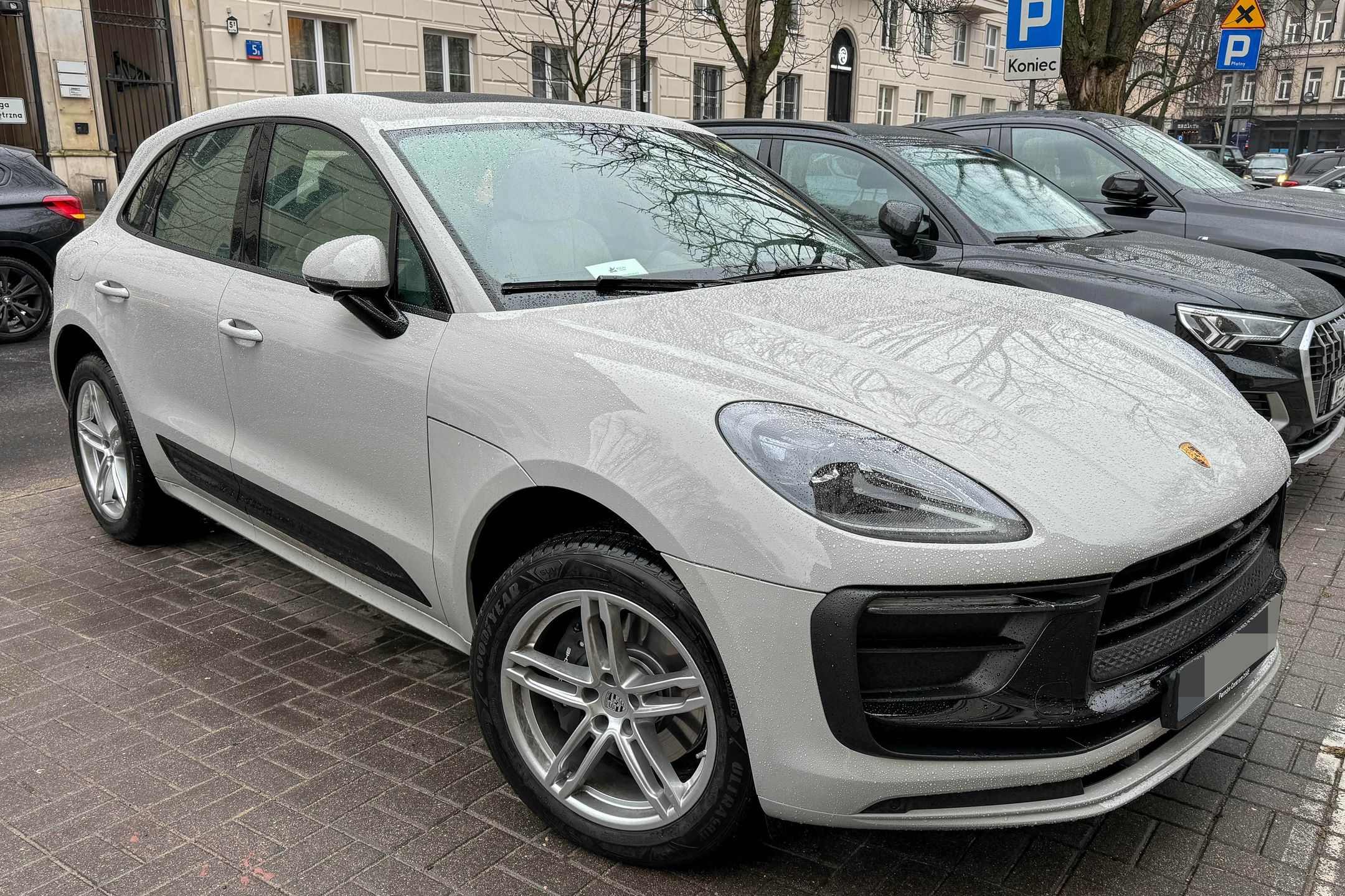 Rozanielona Anna Wendzikowska wybrała się do restauracji