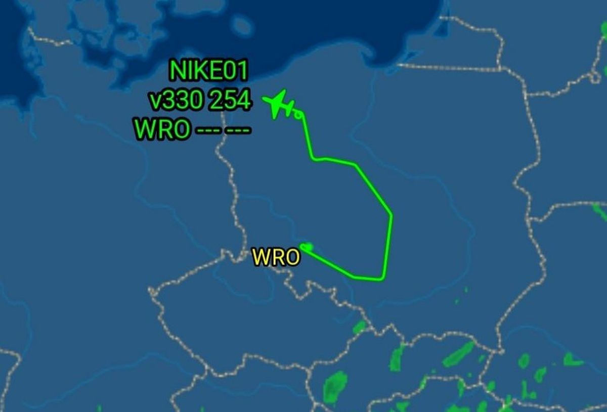 Myśleli, że samolot z Wrocławia został porwany. MON wyjaśnia
