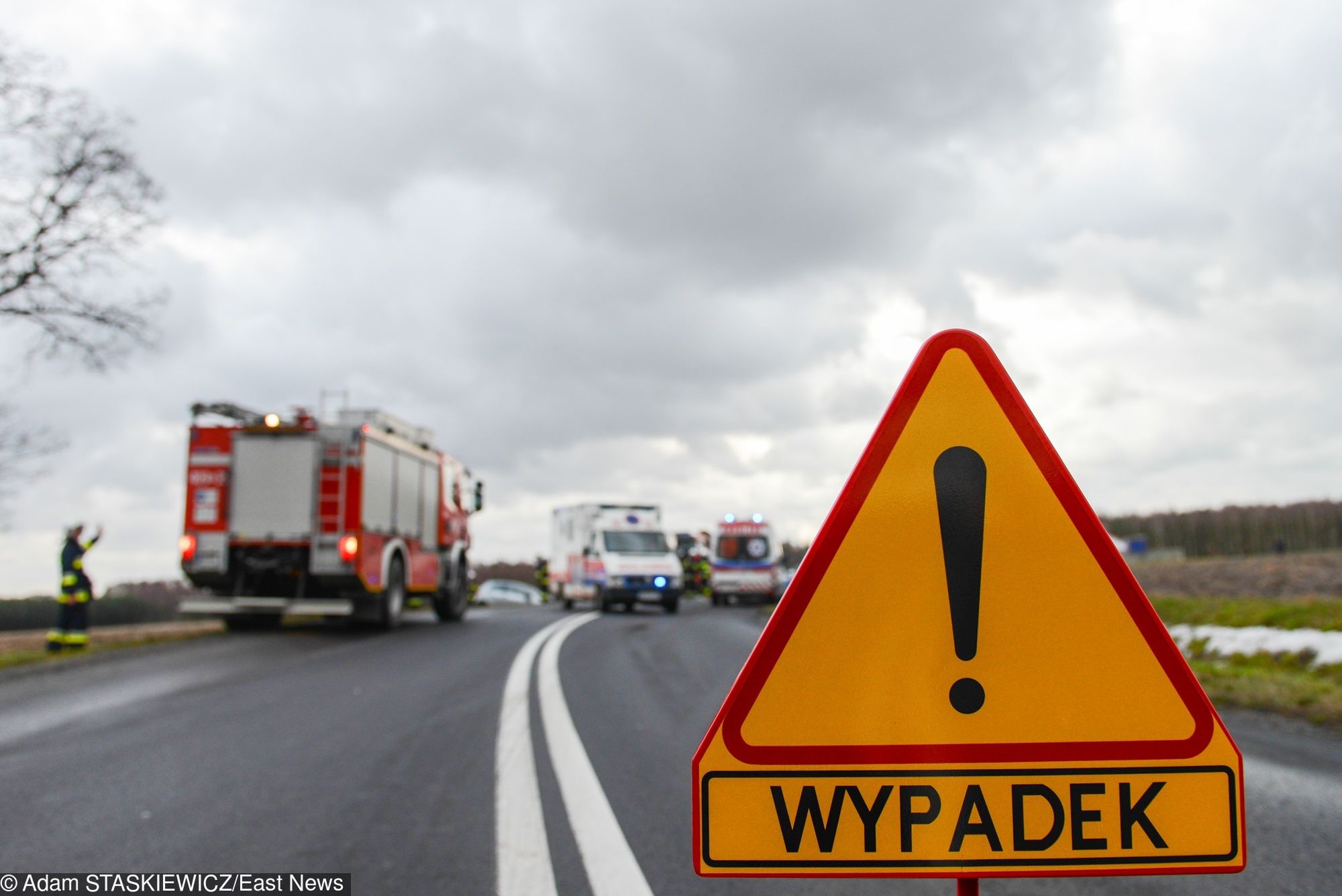 Policja wyjaśnia okoliczności wypadku.