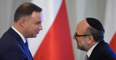 Andrzej Duda zdrajcą? Wszystkiego dowie się z petycji m.in. Grzegorza Brauna