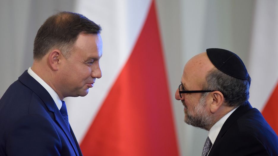 Andrzejowi Dudzie zarzuca się zdradę
