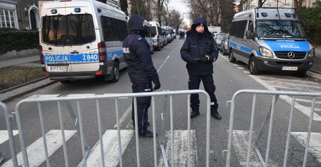 Kulisy odwołania demonstracji przed ambasadą Izraela. "Służby specjalne ostrzegały przed burdami"