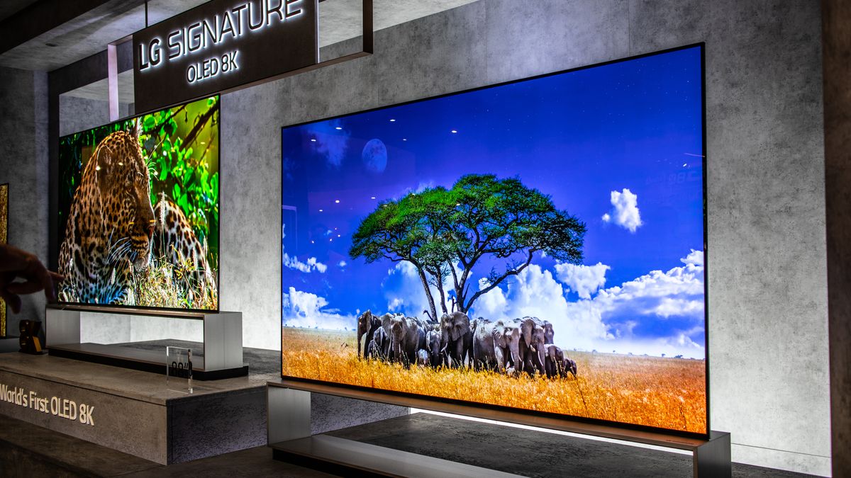 Telewizory LG z 2018 roku otrzymają aktualizację z AirPlay 2 i Homekit, fot. Grzegorz Czapski/Shutterstock