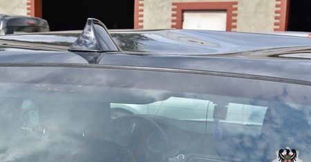 Wałbrzych. 43-latek skakał po zaparkowanych samochodach. Trafił w ręce policji