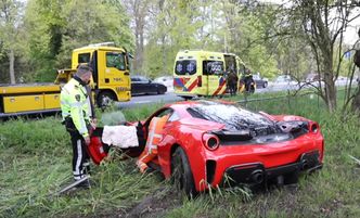 Rozbił ferrari warte majątek. Kierowca pędził na podwójnym gazie. Zobacz film