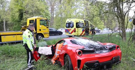 Rozbił ferrari warte majątek. Kierowca pędził na podwójnym gazie. Zobacz film