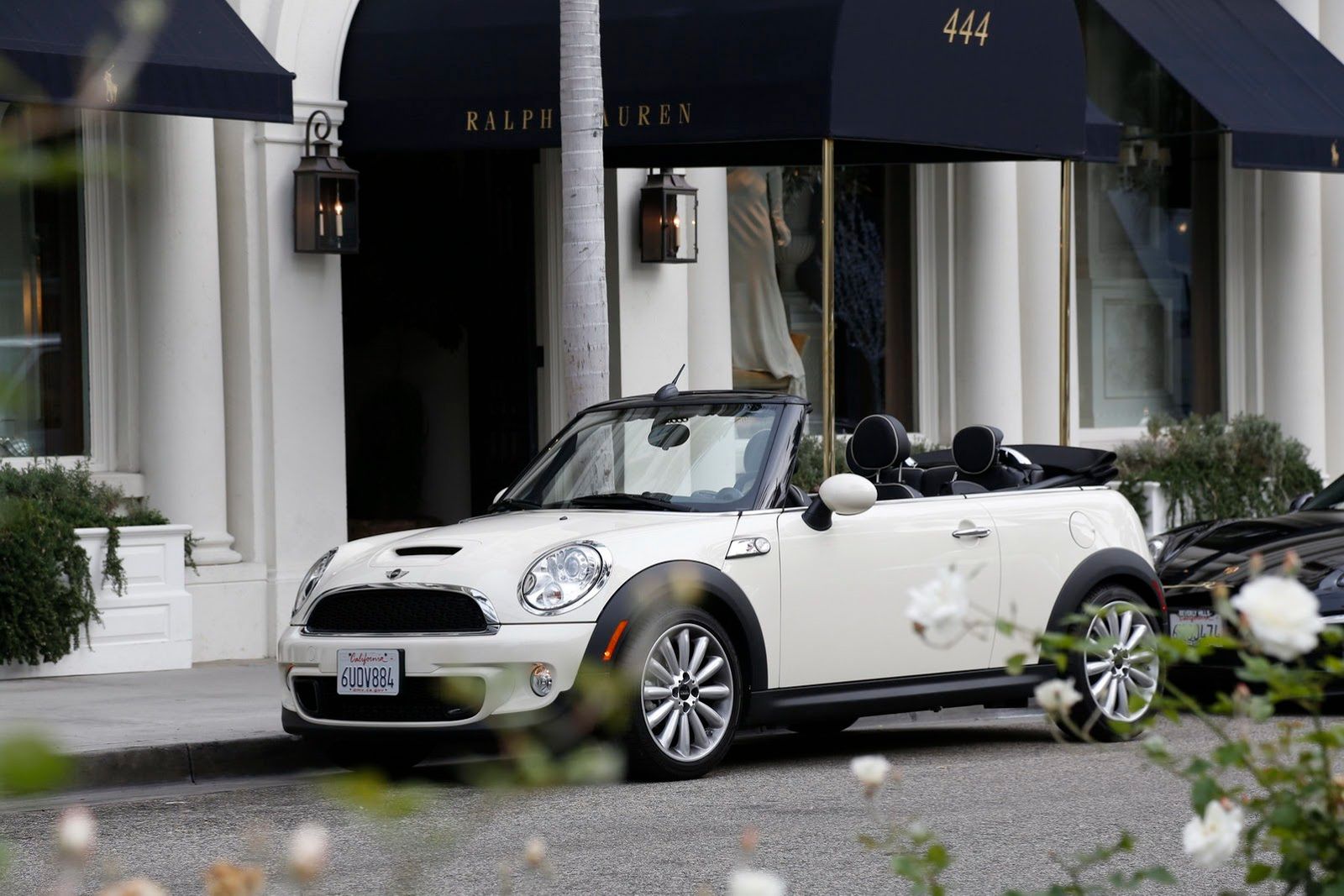 Galeria Mini jako celebracja sprzedaży półmilionowego egzemplarza w USA 60