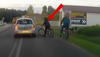 Kobieta nagrana. "Nagle zaczęła tracić panowanie". Patrzą na jedno
