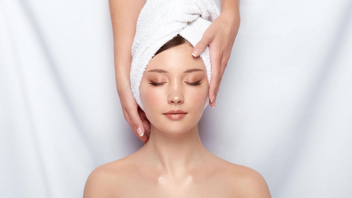 Oksybrazja to peeling, który poprawia stan skóry.