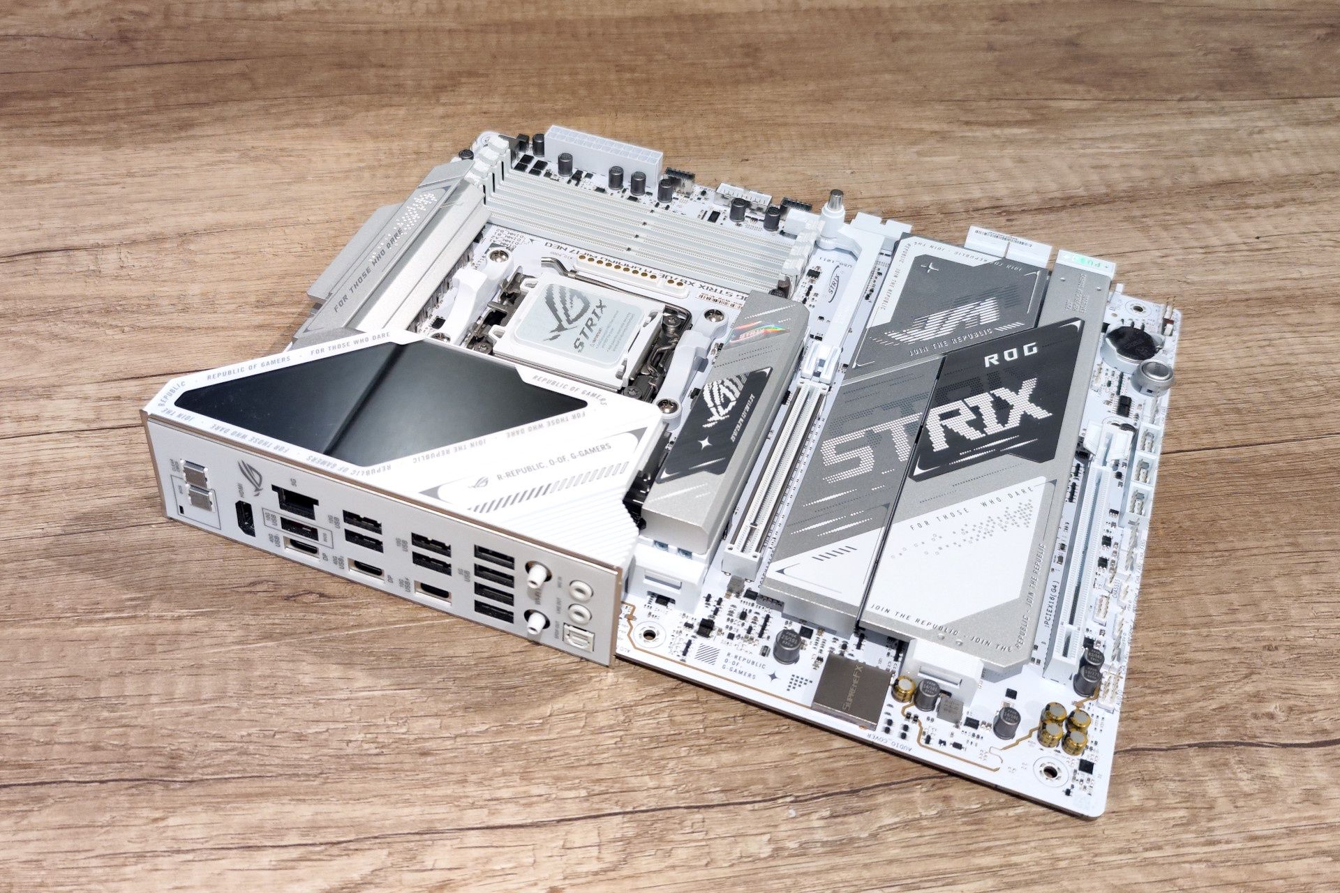ASUS ROG Strix X870E-A Gaming WIFI7 NEO