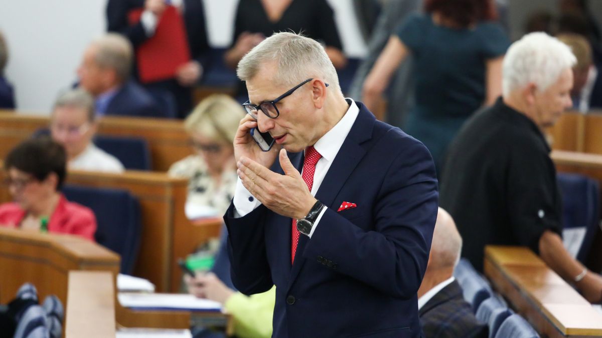 Biuro senatora Krzysztofa Kwiatkowskiego w Łodzi zostało zaatakowane przez nieznanego sprawcę