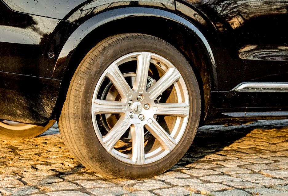Volvo XC90 - pneumatyczne zawieszenie