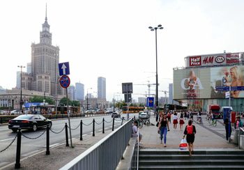 Polska się wyludnia. Migracja kluczem rozwiązania problemu?