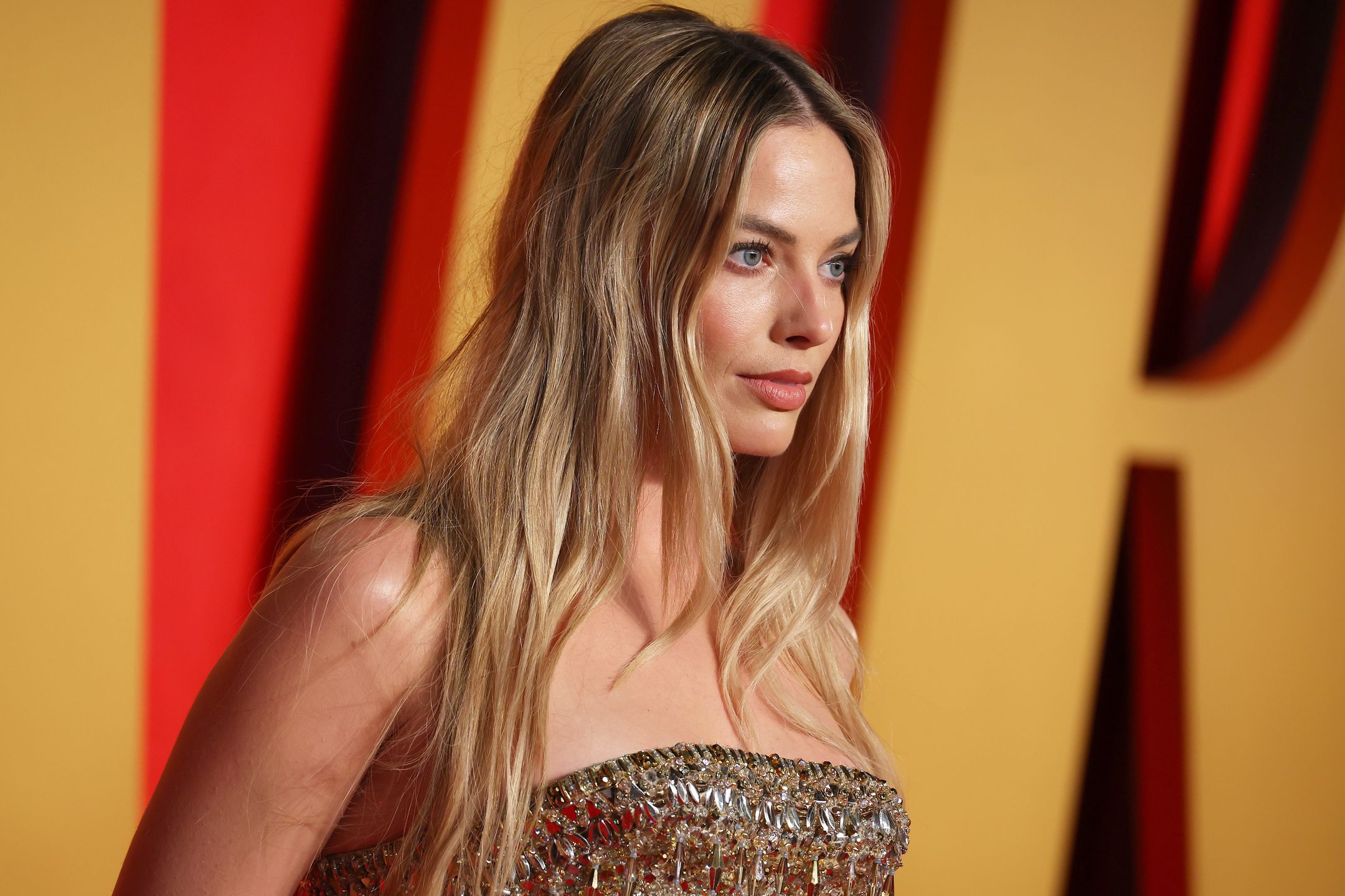BEVERLY HILLS, CALIFORNIA - MARCH 10: Margot Robbie attends 2024 Vanity Fair Oscar Party Hosted by Radhika Jones at Wallis Annenberg Center for the Performing Arts on March 10, 2024 in Beverly Hills, California. (Photo by Leon Bennett/GA/The Hollywood Reporter via Getty Images)