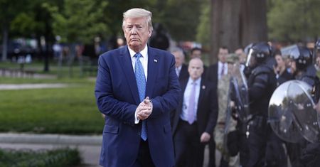 Donald Trump miał wysłać wojsko do tłumienia protestów. Zmiana decyzji
