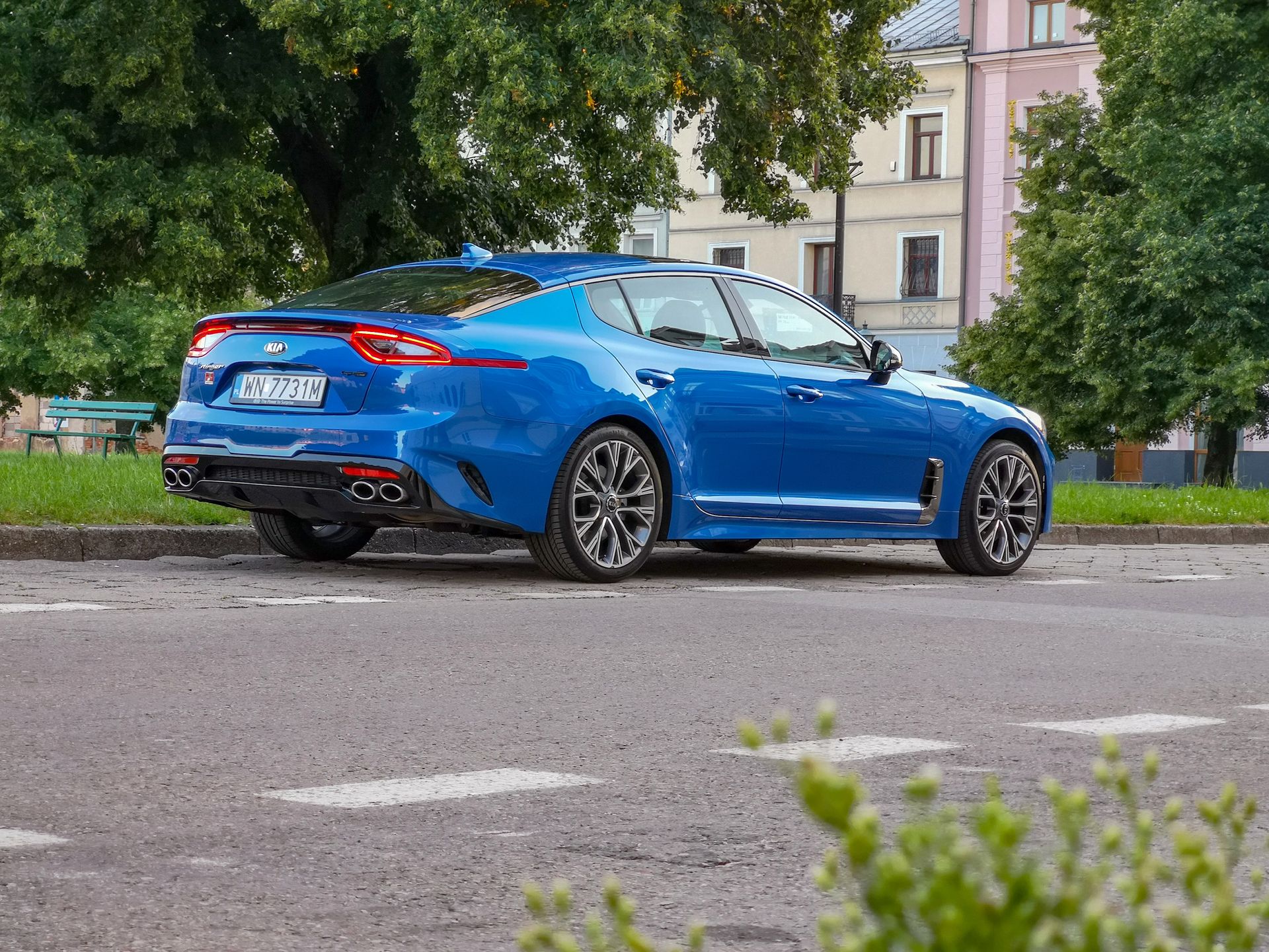 Krótki test Kia Stinger GT Line: Wspomaganie parkowania i audio Harman Kardon 3