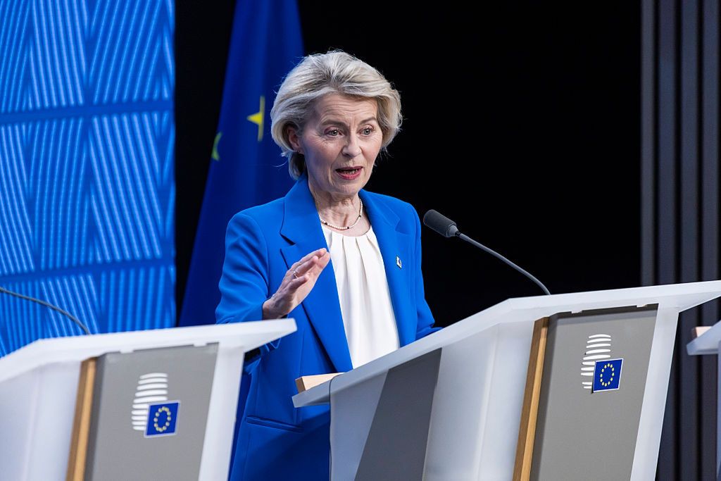 wiadomości,aktualności,WP Wiadomości UE zaostrza kurs migracyjny. Nowa strategia Komisji