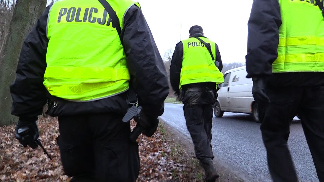 Policyjna obława na 57-latka. Zastrzelił dwie osoby, trzecia walczy o życie