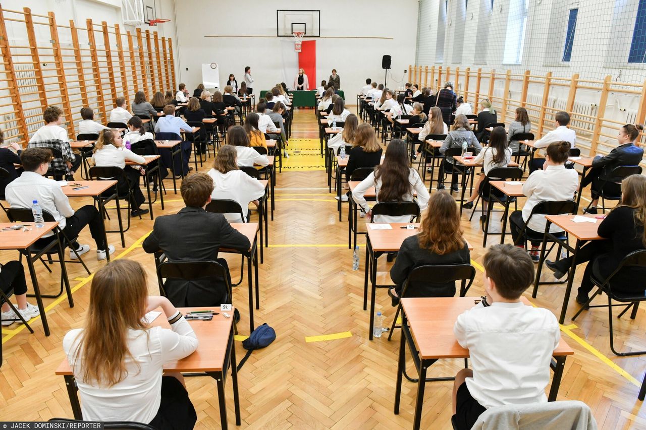 Ile czasu trwa egzamin ósmoklasisty? Młodzież przystąpiła do testów