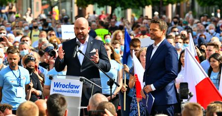 Wybory 2020. Jacek Sutryk zbulwersowany wykorzystaniem tematu LGBT. "Pora na normalność"