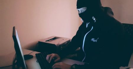 29-latek wziął kredyt, żeby przelać pieniądze oszustowi