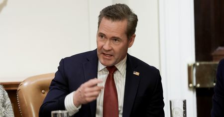 Służbowa korespondencja na Gmailu. Kolejna wpadka doradcy Trumpa