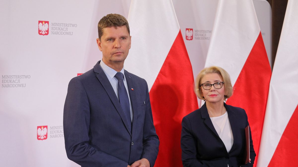 W poniedziałek podczas konferencji prasowej minister Piontkowski poinformował o prawdopodobnym dodatkowym terminie egzaminów
