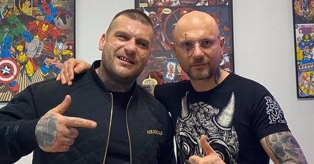 POLICJA wjechała na plan zdjęciowy Konrada Niewolskiego: "Także ku*wa dzieje się"