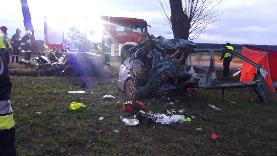 Łódzkie. Tragiczny wypadek. Nie żyją kobieta i dziecko (OSP Przygłów)