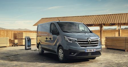Renault Trafic E-Tech dołącza do elektrycznego Kangoo i Mastera