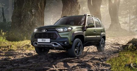 Łada Niva Travel to bardziej terenowy konkurent Dacii Duster. Zobacz polskie ceny