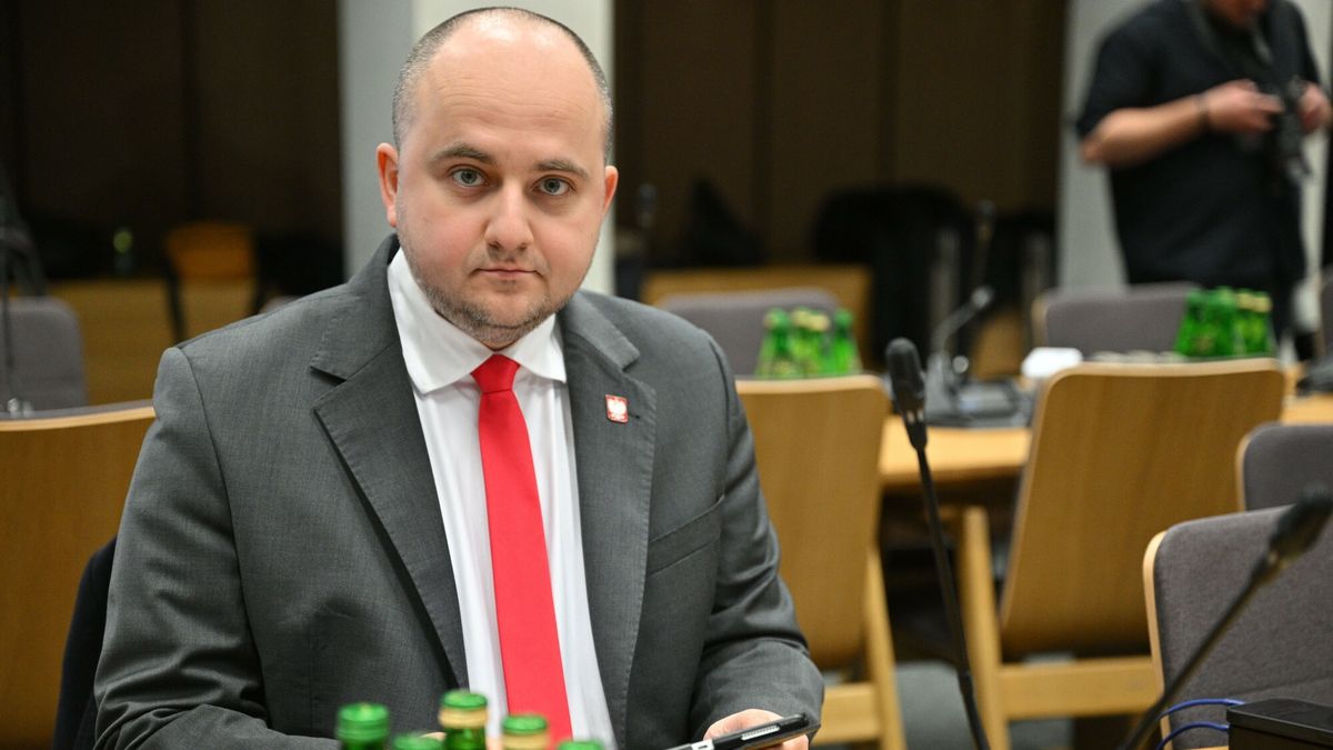 Komisja regulaminowa nt. immunitetu Z. Ziobry
05.02.2025 Warszawa, Sejm Komisja Regulaminowa, Spraw Poselskich i Immunitetowych Rozpatrzenie wniosku oskarzyciela prywatnego o wyrazenie zgody na poci?gniecie do odpowiedzialnosci karnej posla Zbigniewa Ziobry Fot. Jacek Slomion/REPORTER
N/z: Dariusz Matecki
Jacek Slomion/REPORTER