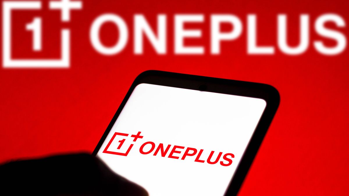 BRAZIL - 2021/12/14: In this photo illustration, a OnePlus logo seen displayed on a smartphone and in the background. (Photo Illustration by Rafael Henrique/SOPA Images/LightRocket via Getty Images)