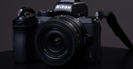 Nikon Z50 – czego musi nauczyć się młodszy brat Z6 i Z7? [test]