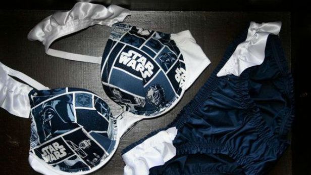 15 geekowskich staników dla odważnych kobiet. Batman, Star Wars, Pac-Man i inne 1