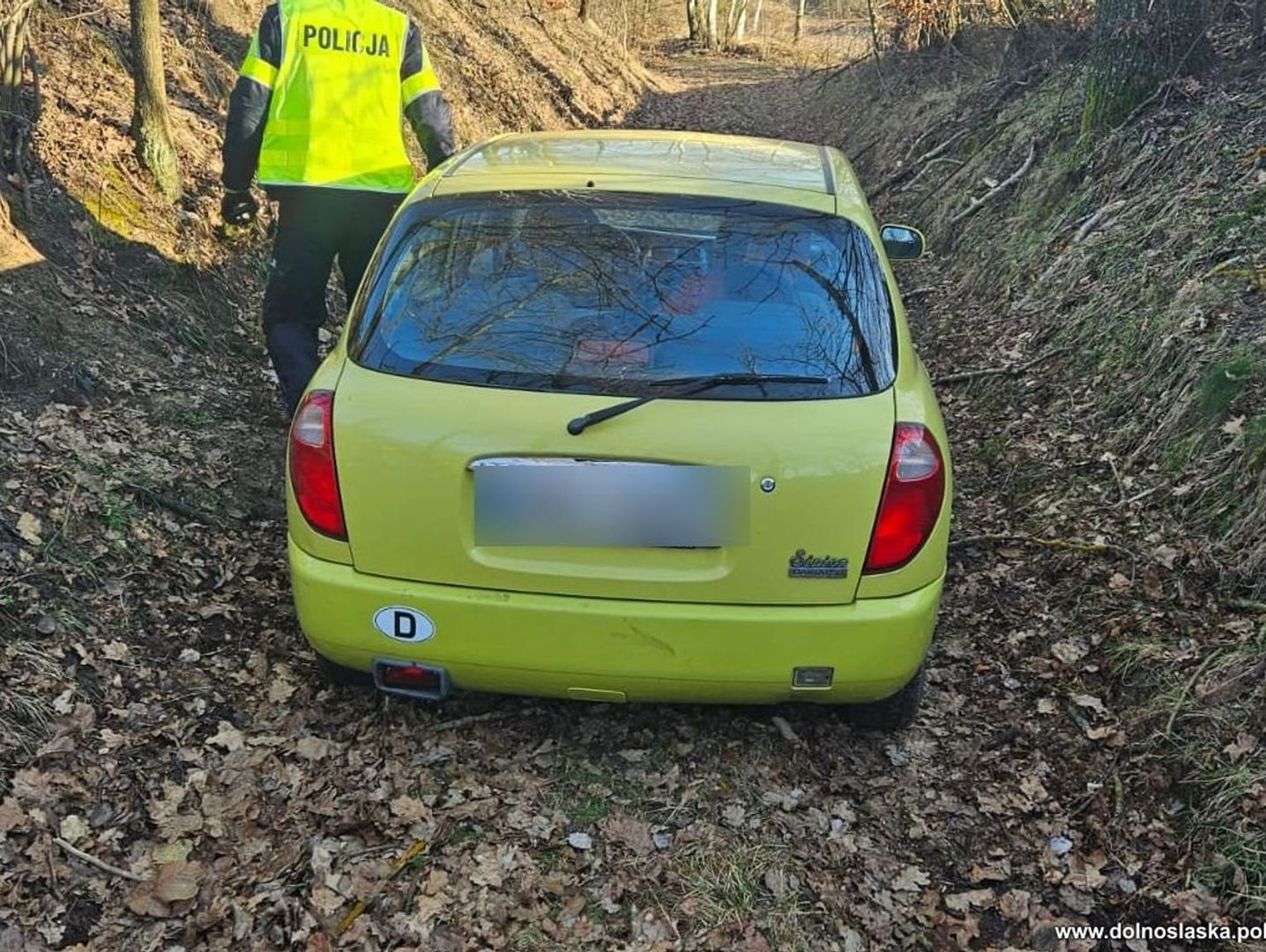 Bolesławiec: Kontrola 22-latka. Pościg, narkotyki, brak prawka i auto bez papierów